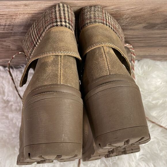 JELLYPOP Women’s Mission Hiker Lace Up Booties Chunky Heels Size 8 1/2” Tan - Picture 11 of 15